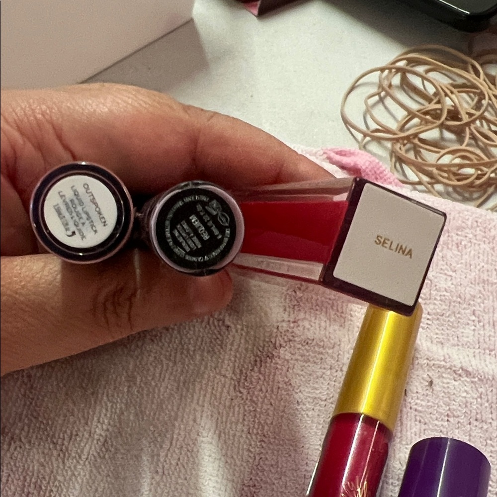 Bundle of gloss and liquid lipstick - Picture 2 of 3